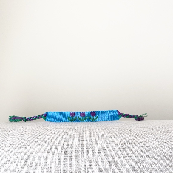 Handmade tulip floral friendship Bracelet - Picture 3 of 3